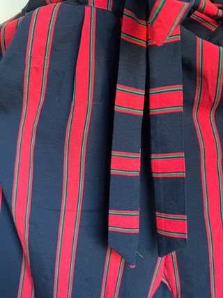 Pantalón rayas azul y rojo