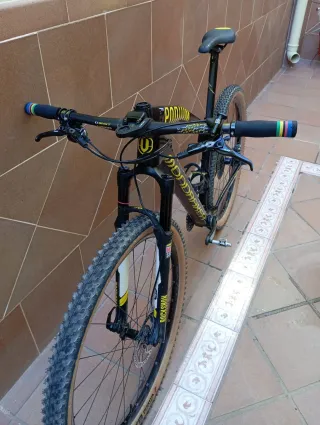 Bicicleta Mondraker Podium Carbono