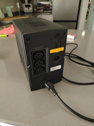 Fuente alimentación APC Back-UPS 500
