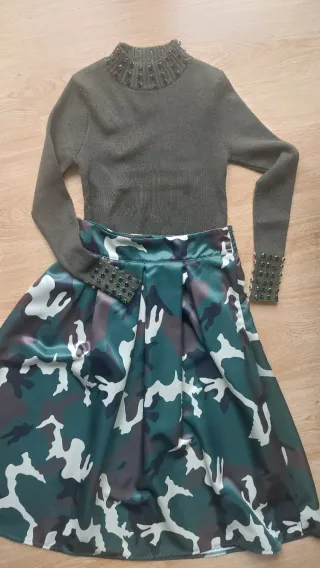 Completo gonna e maglia con pietre Nuovi.