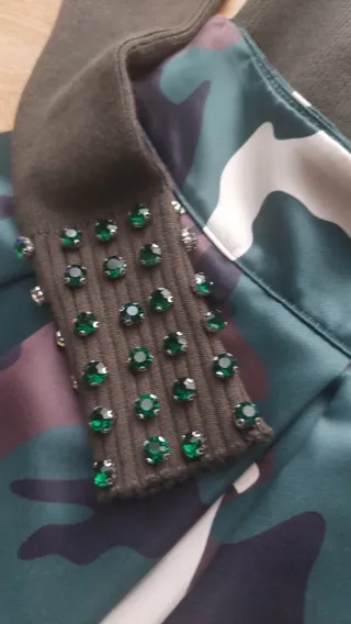 Completo gonna e maglia con pietre Nuovi.