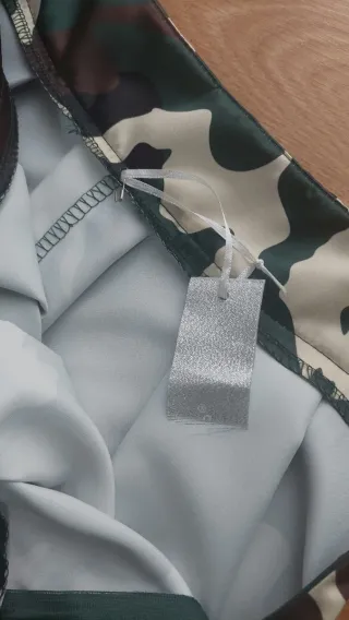 Completo gonna e maglia con pietre Nuovi.