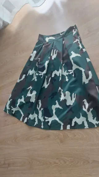 Completo gonna e maglia con pietre Nuovi.