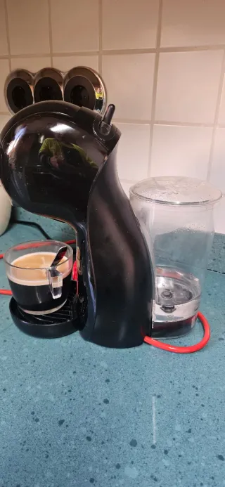 Cafetera Dolce Gusto Piccolo XS Negra/Roja