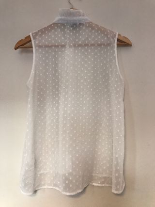 Blusa H&M sin mangas con lazada