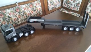 Camión teledirigido con remolque