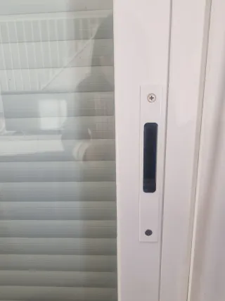 2 Ventanas Aluminio Corredera Blancas con Persiana