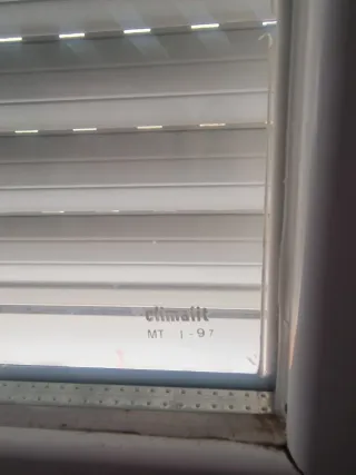 2 Ventanas Aluminio Corredera Blancas con Persiana