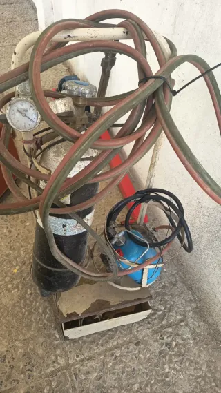 Soplete con mangueras y manómetro