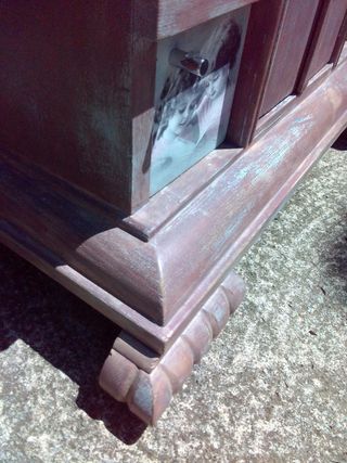 Mesita única extraordinaria antigua