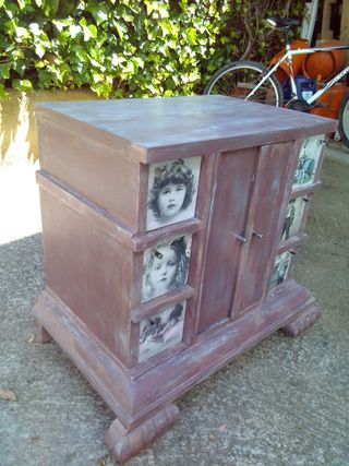 Mesita única extraordinaria antigua