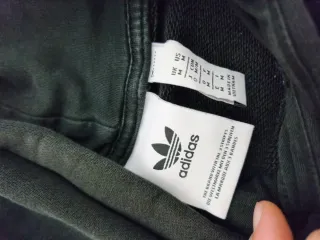 Felpa Adidas con logo e fantasia