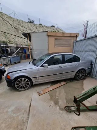 BMW Serie 3 2003 AVERIADO
