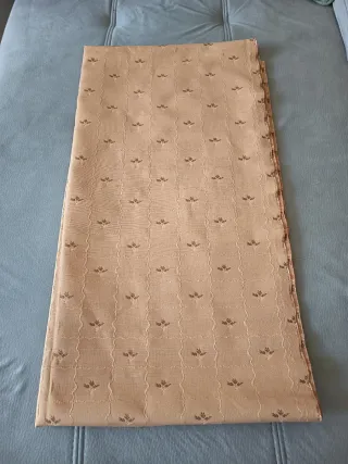 Tela de tapicería con estampado floral