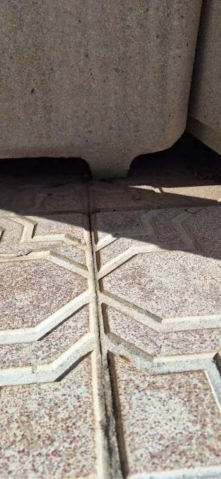 Jardinera de piedra.