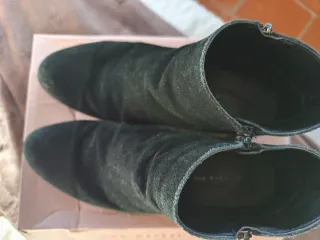 Botines de ante negro con cremallera
