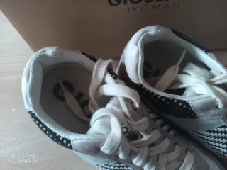 Zapatillas Gioseppo Beige y Gris