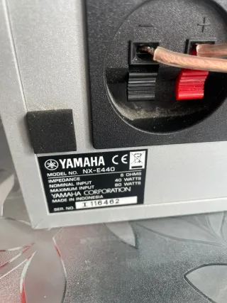 Altavoces Yamaha NX-440 Plata