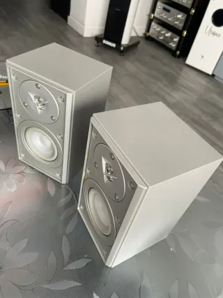 Altavoces Yamaha NX-440 Plata