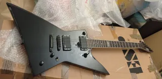 Guitarra LTD Negra