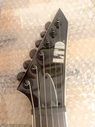 Guitarra LTD Negra