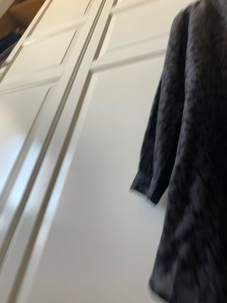 Blusón H&M gris y negro estampado Talla M 99