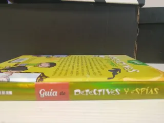 Libro Guia de Detectives Y Espías
