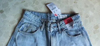 Pantalón vaquero talle alto a estrenar