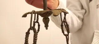 Lampadario metallo, legno e vetro