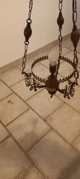 Lampadario metallo, legno e vetro