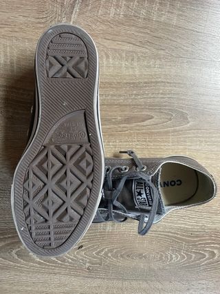 Converse Talla 36 Gris, en muy buen estado.