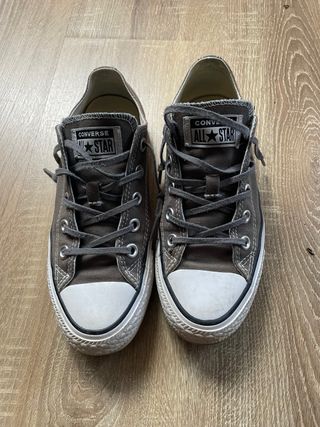 Converse Talla 36 Gris, en muy buen estado.