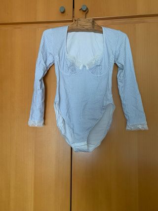 Body Peter Pan rosa con encaje