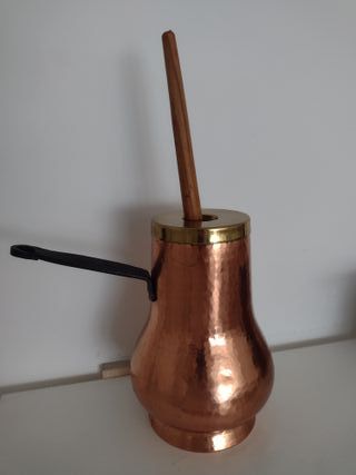 Chocolatera de cobre.