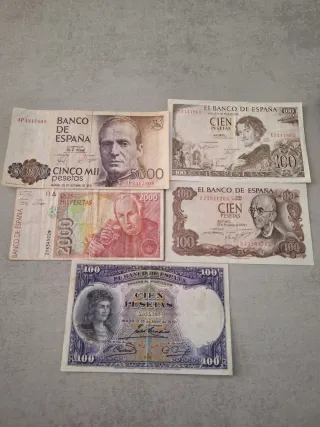 Lote Billetes Españoles: 5000, 2000, 100 Pesetas