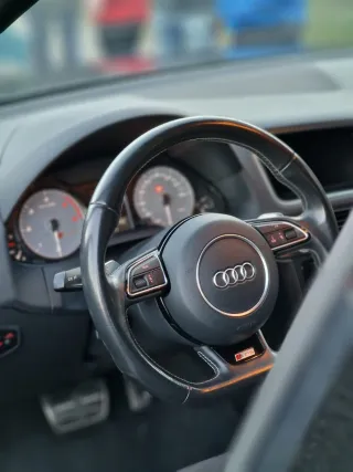 Audi SQ5 competition etiqueta C