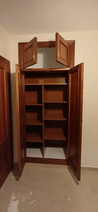 Armarios empotrados de madera individuales y doble