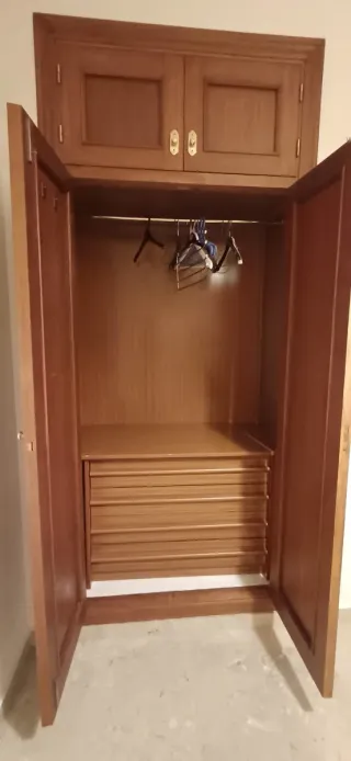 Armarios empotrados de madera individuales y doble