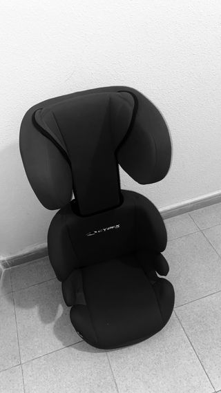 Silla coche CYBEX ampliable hasta 12 años es roja