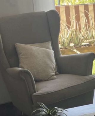 Sillón orejero IKEA beige