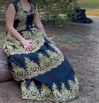 Vestido de Quinceañera Negro y Dorado