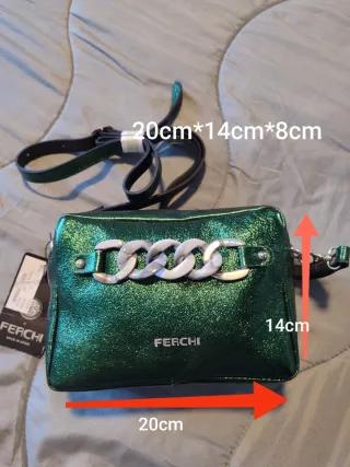 Bolso Ferchi verde brillante con cadena