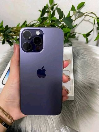 iPhone 14 Pro Max Morado