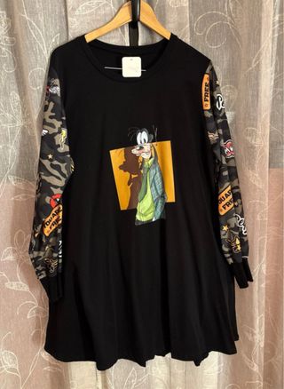 Vestido negro con estampado Goofy