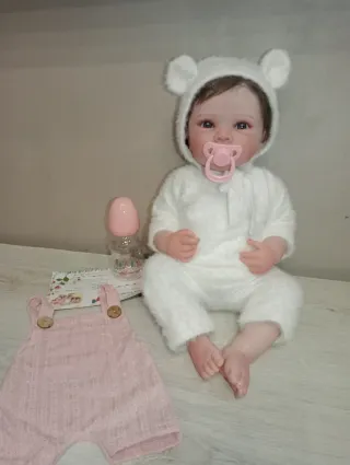 Bambola reborn con 2 vestiti