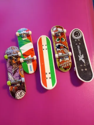 Mini finger Skateboards