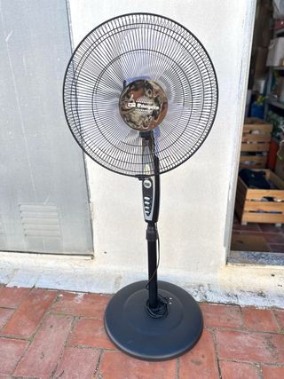 Ventilador de pie Orbegozo negro SF0148