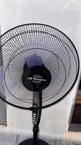 Ventilador de pie Orbegozo negro SF0148