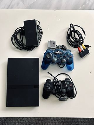 PlayStation 2 Slim + 2 mandos + cables originales