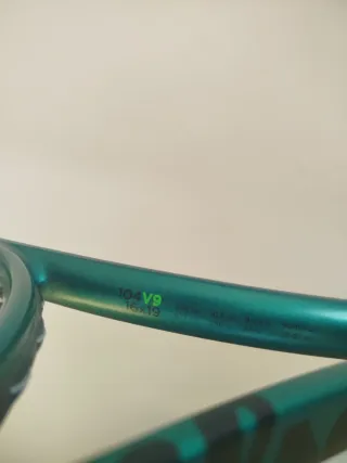 Raqueta Tenis Blade 104 V9 Wilson